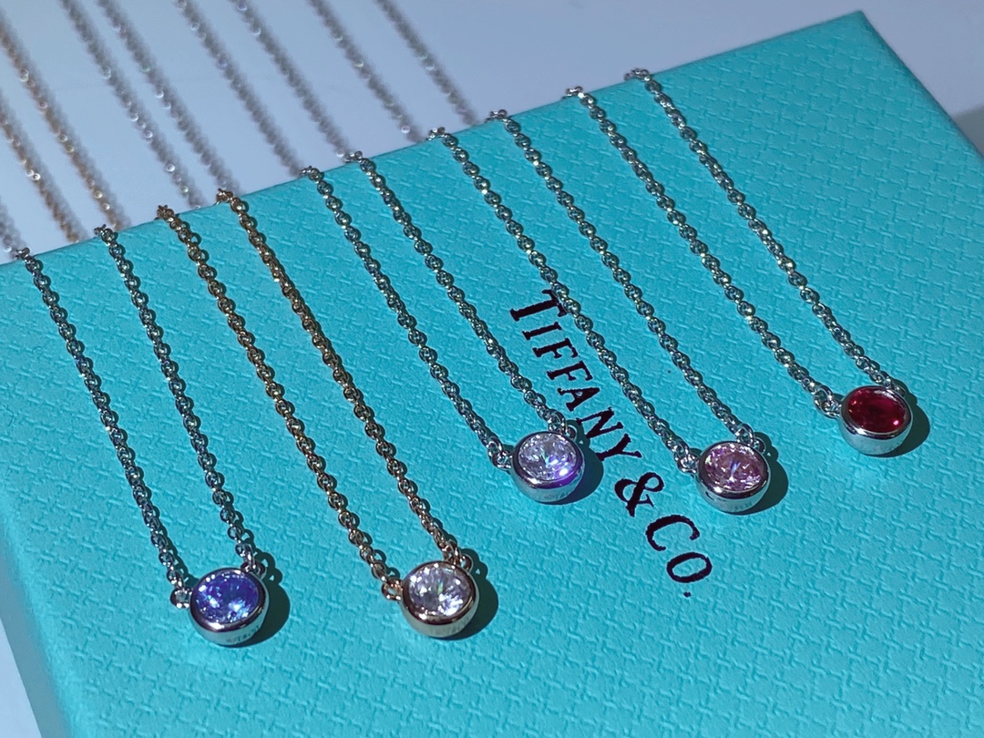 NO:103731,The new model is on the shelves, the classic pink bubble ocean blue bubble necklace. A clavicle chain that every girl has, which sets off the concave and convex clavicles, making the pink one more complexion more skin tone!  ,tiffany necklace19860909新款上架,经典桃红泡泡海洋蓝色泡泡项链 每个女孩都拥有的一款锁骨链 衬托锁骨凹凸有致 桃红更显肤色⊙⊙！,蒂芙尼项链,tiffany,necklace,Jewelry