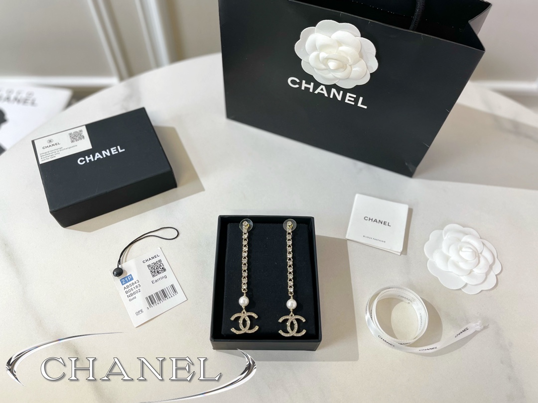 新款☑️CHANEL香奈儿双c珍珠耳钉耳环