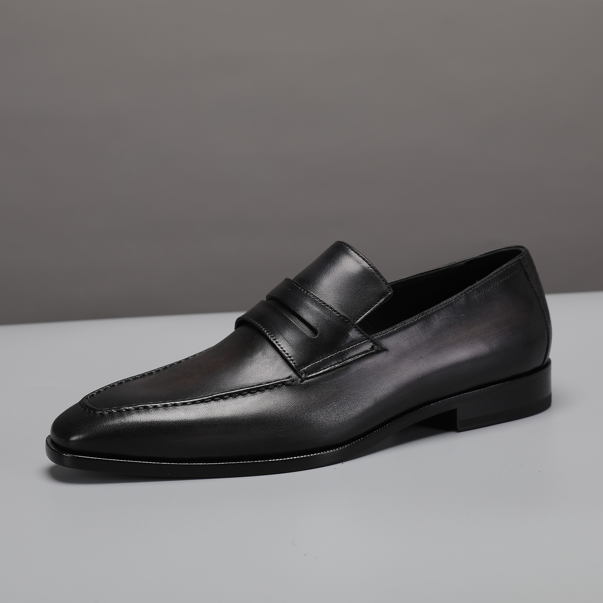 Berluti/Berluti Nuevo modelo está llegando Material de cuero de vaca importado hecho a mano por el r