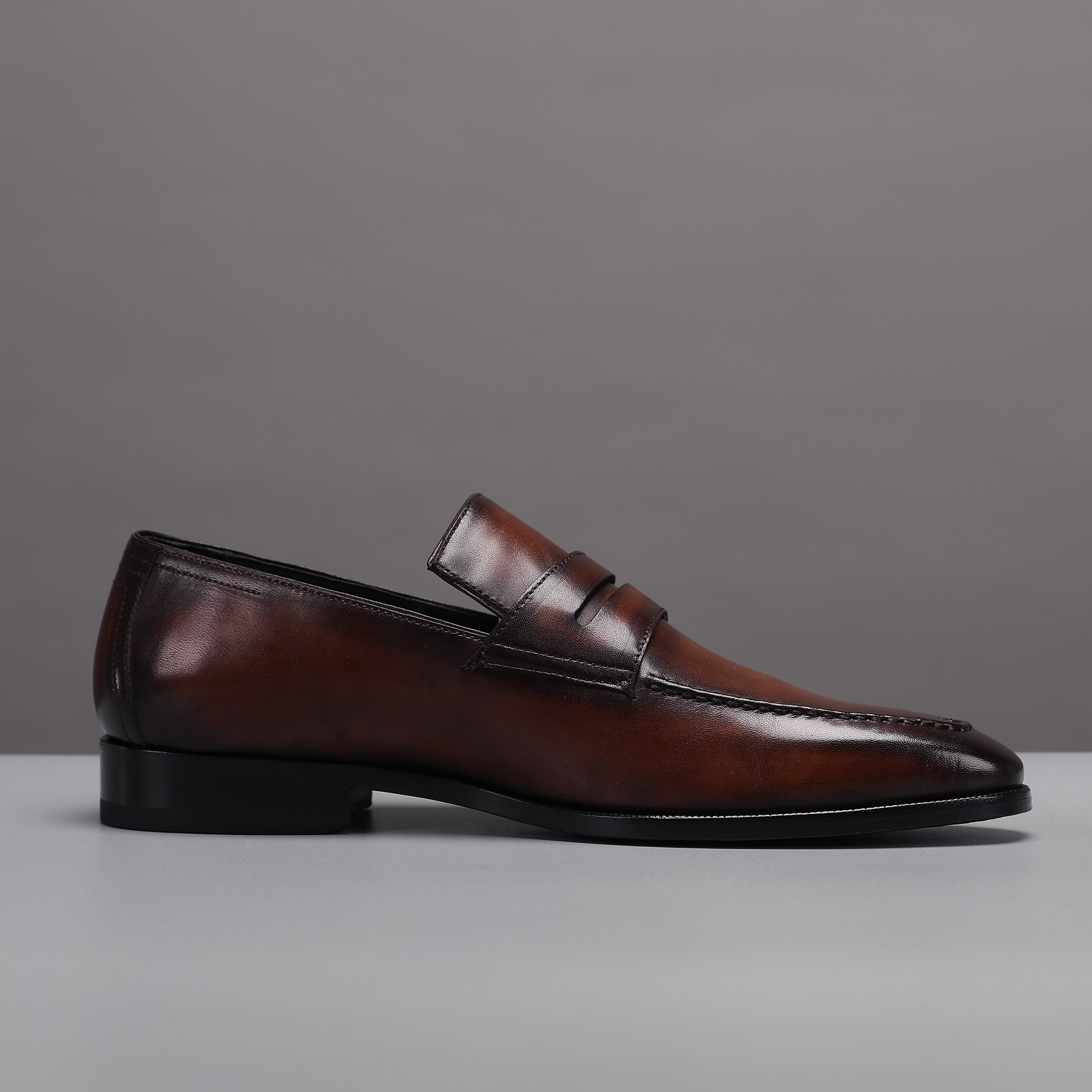 Berluti/Berluti Nuevo modelo está llegando Material de cuero de vaca importado hecho a mano por el r