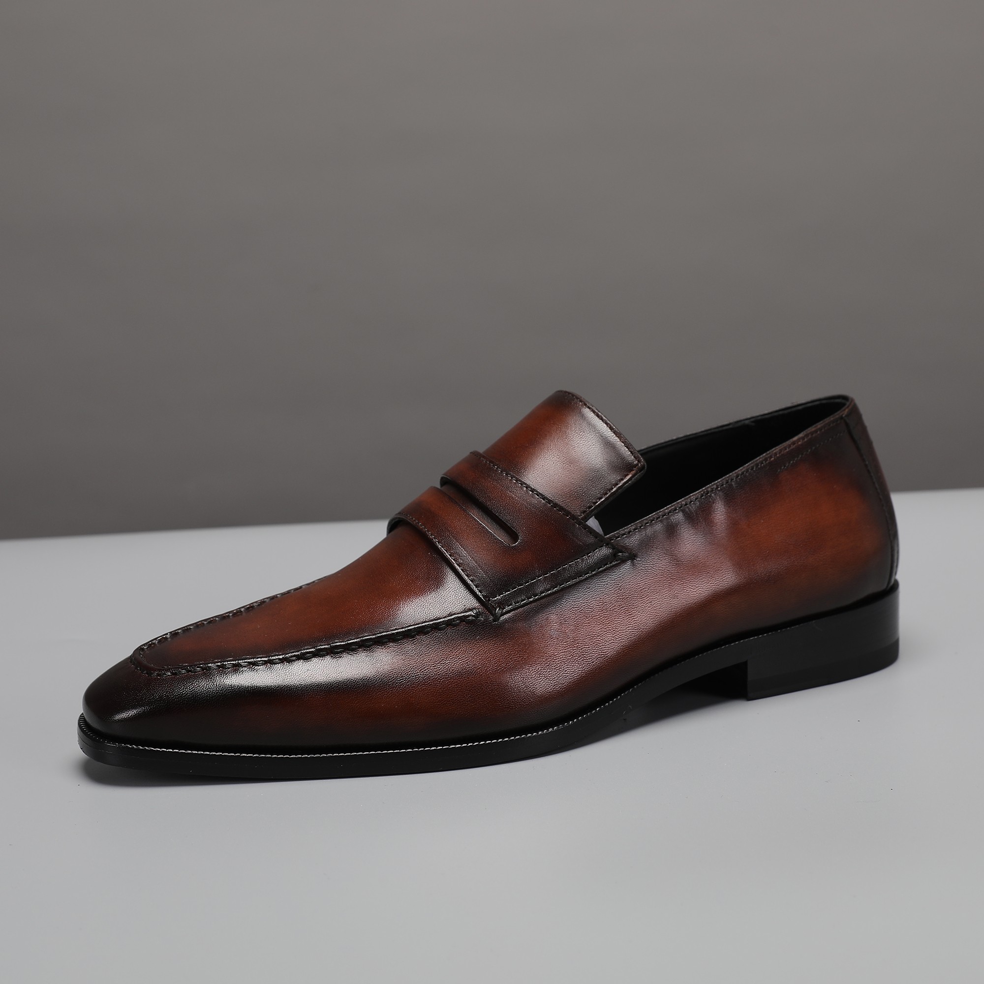 Berluti/Berluti Nuevo modelo está llegando Material de cuero de vaca importado hecho a mano por el r