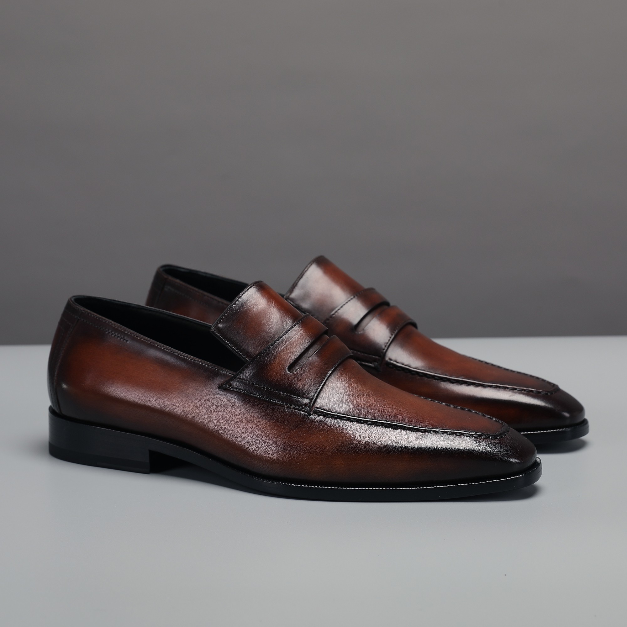 Berluti/Berluti Nuevo modelo está llegando Material de cuero de vaca importado hecho a mano por el r