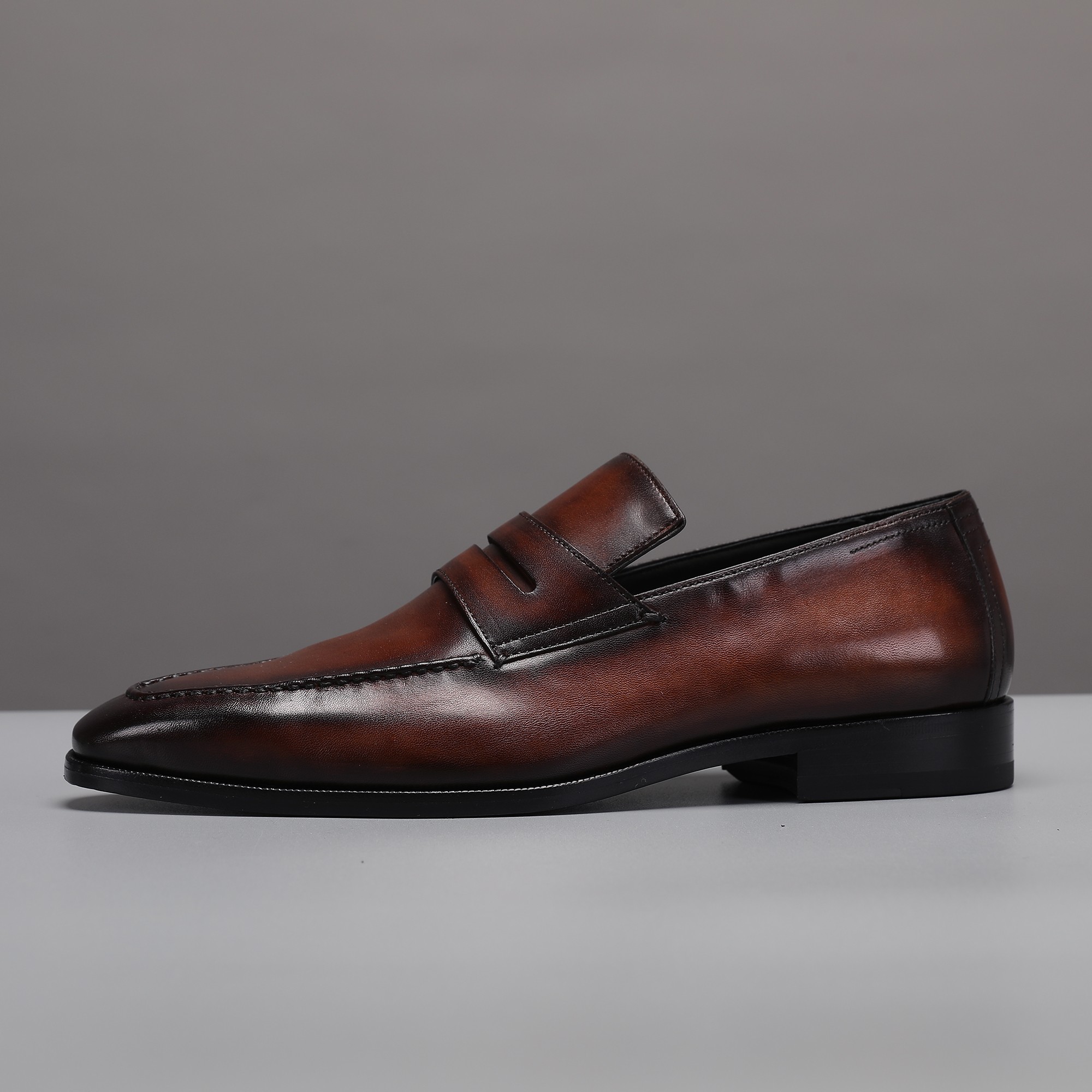 Berluti/Berluti Nuevo modelo está llegando Material de cuero de vaca importado hecho a mano por el r