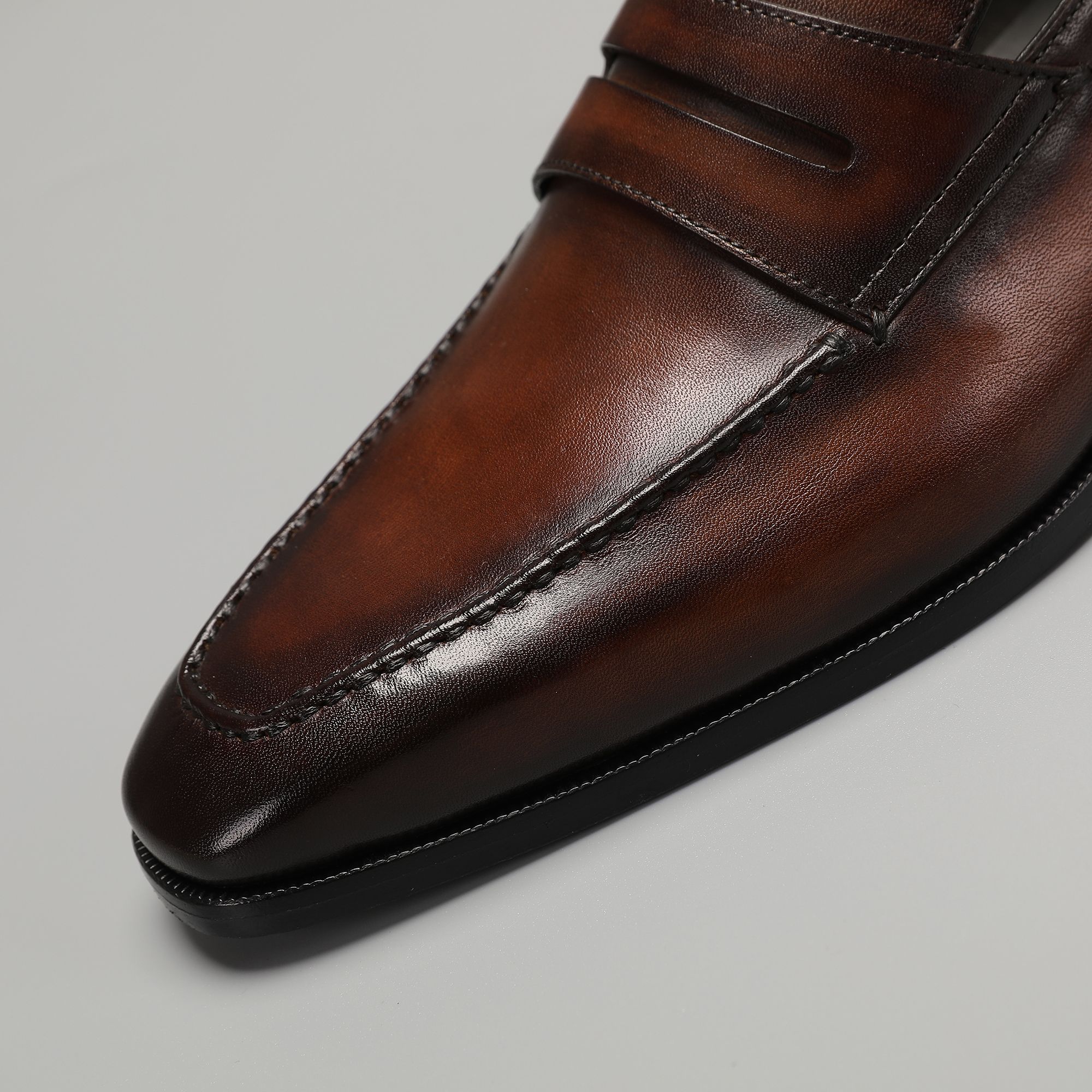 Berluti/Berluti Nuevo modelo está llegando Material de cuero de vaca importado hecho a mano por el r