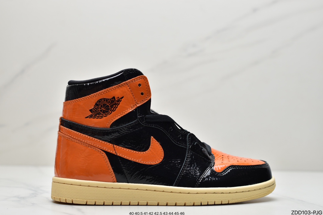 230 NIKE Air Jordan 1 Retro High FJAJ1 乔1 黑白熊猫555088-032