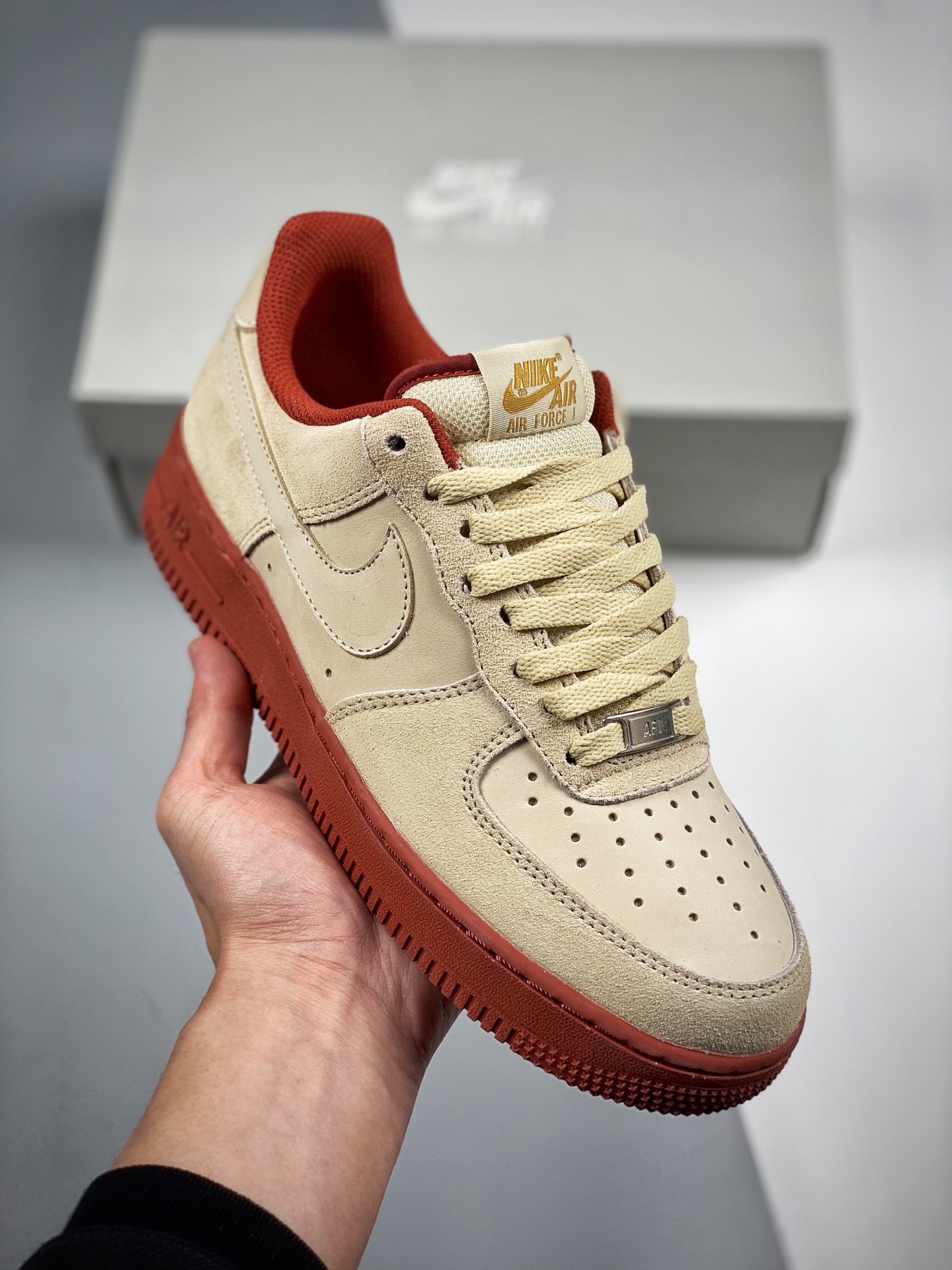 Nike Air Force 1 Low '07 gamuza marrón amarillenta, horma y plantilla originales, crea el estilo auténtico de Air Force…