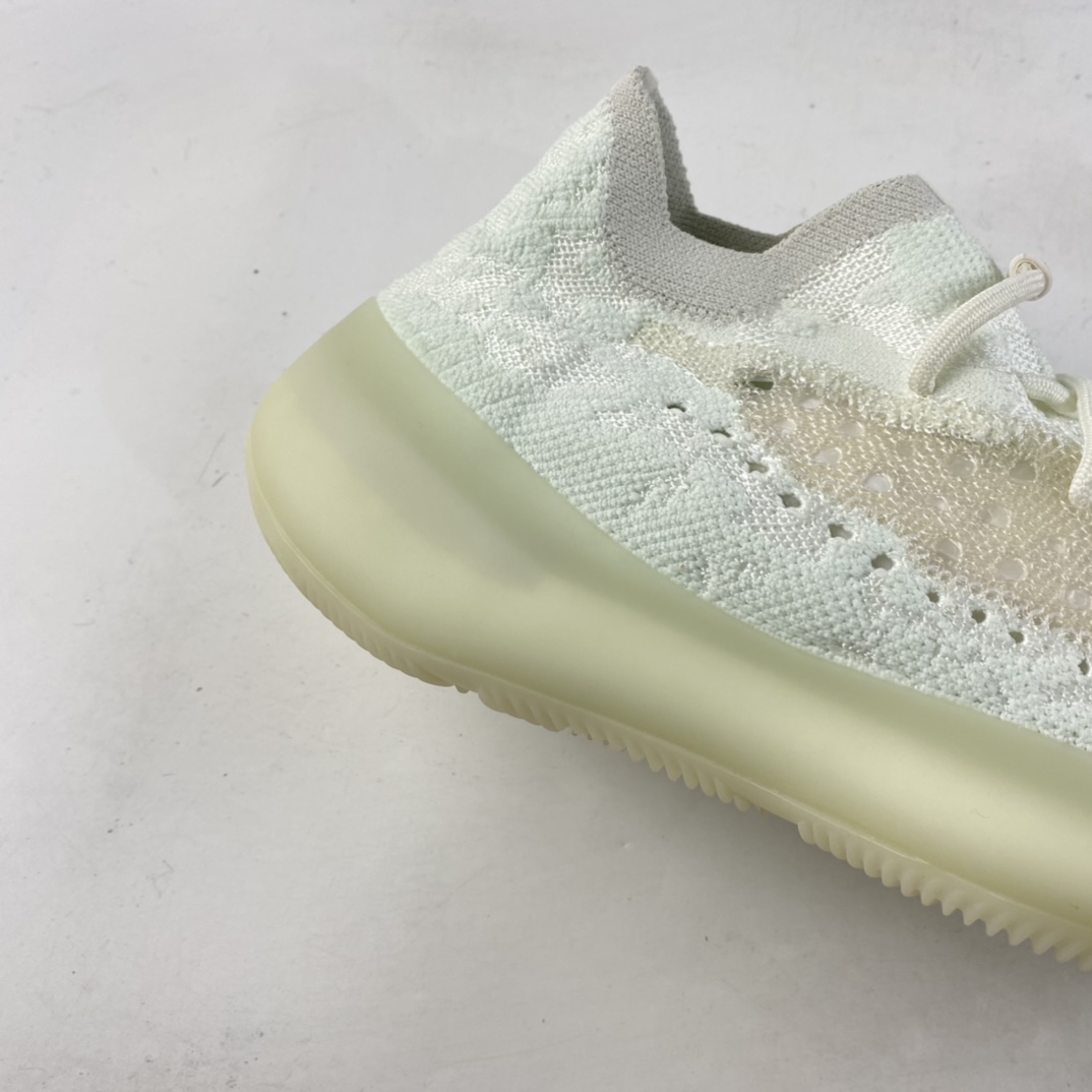 P380  Adidas Yeezy Boost 380 ”Calcite Glow” 夜光白 GZ8668