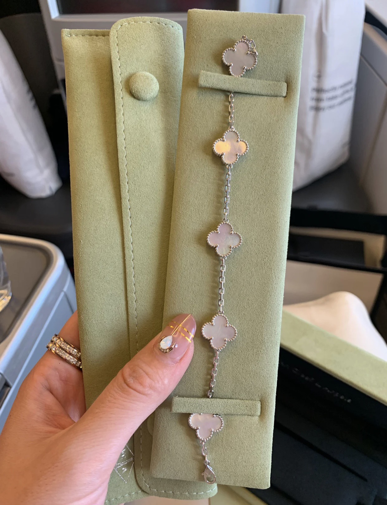 NO:101391,Fairy white Fritillar bracelet, white gold style is amazing, super white fairy temperament, Fanjia five-flower bracelet, Vca bracelet, bracelet19860909神仙色白贝母手链 白金款太绝了 超显白仙女气质 梵家五花手链,Vca手链,bracelet,Jewelry