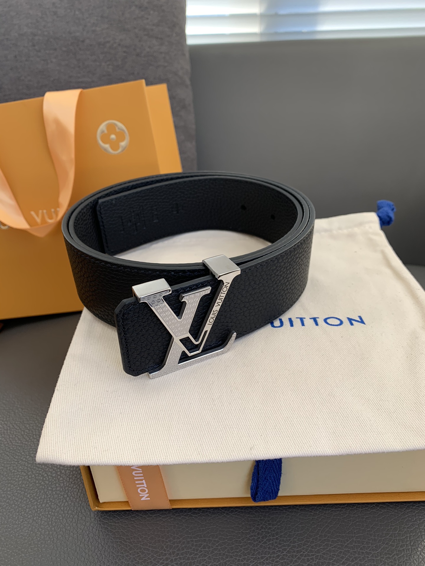 ️LOUISVUITTON[正]采用进口头层皮革精制而成40MM真空电镀马蹄五金耐用不掉色全球销量稳居榜