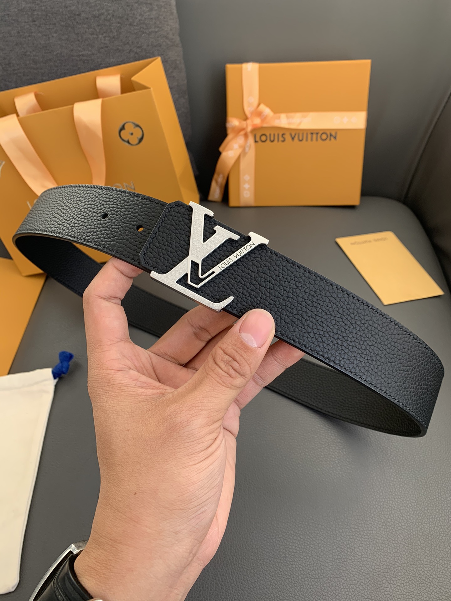 ️LOUISVUITTON[正]采用进口头层皮革精制而成40MM真空电镀马蹄五金耐用不掉色全球销量稳居榜