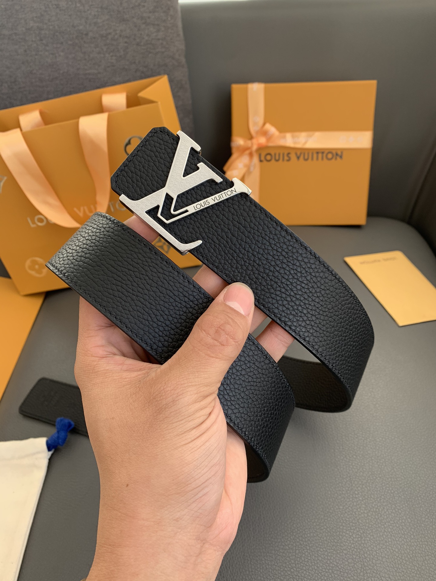 ️LOUISVUITTON[正]采用进口头层皮革精制而成40MM真空电镀马蹄五金耐用不掉色全球销量稳居榜