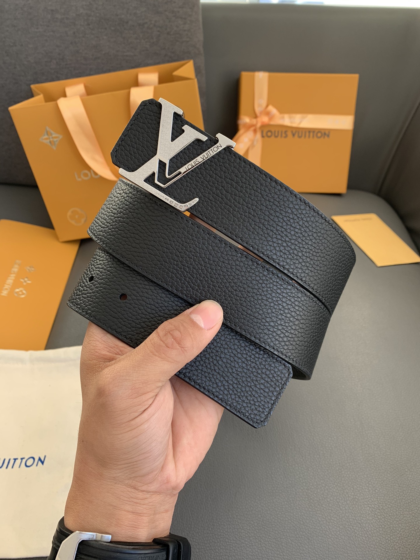 ️LOUISVUITTON[正]采用进口头层皮革精制而成40MM真空电镀马蹄五金耐用不掉色全球销量稳居榜