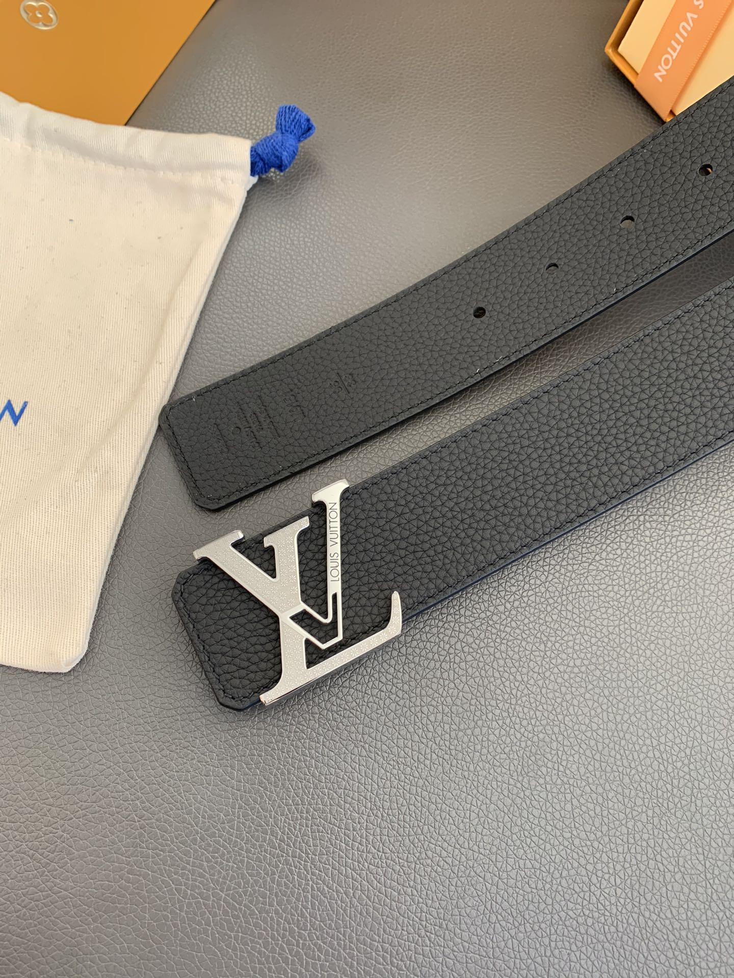 ️LOUISVUITTON[正]采用进口头层皮革精制而成40MM真空电镀马蹄五金耐用不掉色全球销量稳居榜