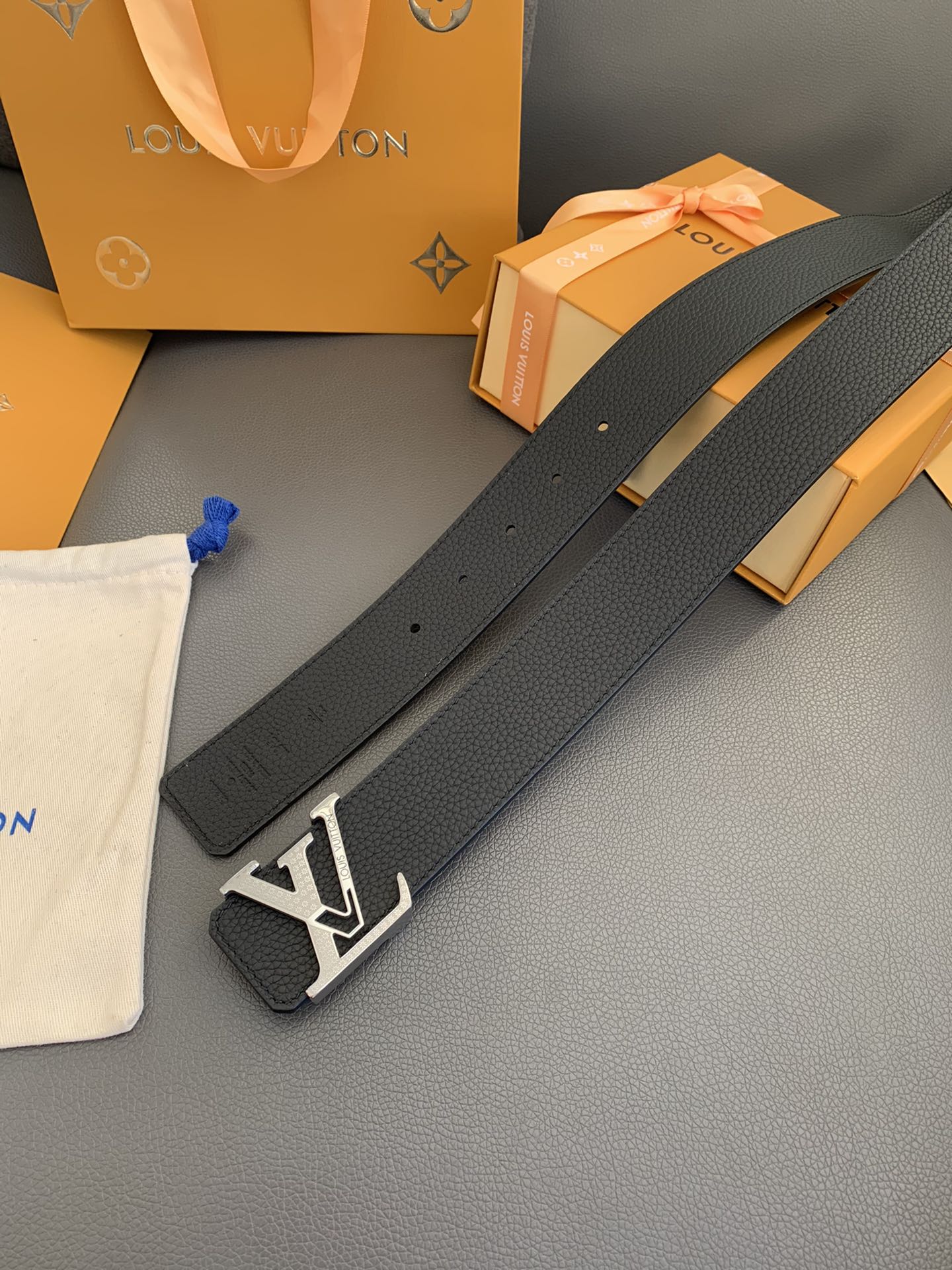 ️LOUISVUITTON[正]采用进口头层皮革精制而成40MM真空电镀马蹄五金耐用不掉色全球销量稳居榜