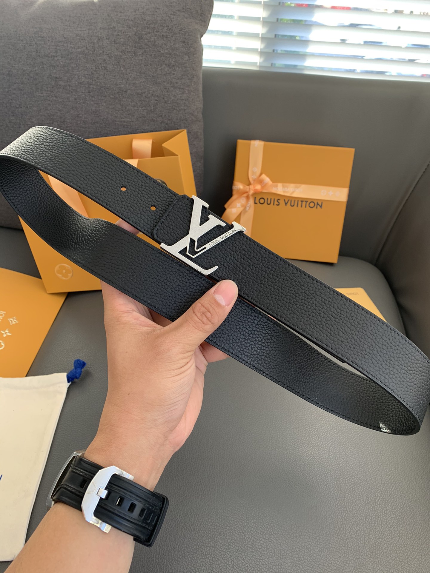 ️LOUISVUITTON[正]采用进口头层皮革精制而成40MM真空电镀马蹄五金耐用不掉色全球销量稳居榜