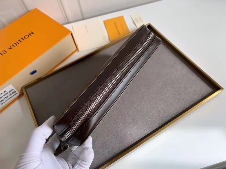 P234 手提げ可能な超機能Zippy XL手包 - スマホ、パスポートも収納可能