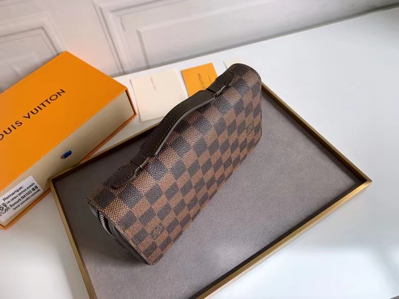 P234 手提げ可能な超機能Zippy XL手包 - スマホ、パスポートも収納可能