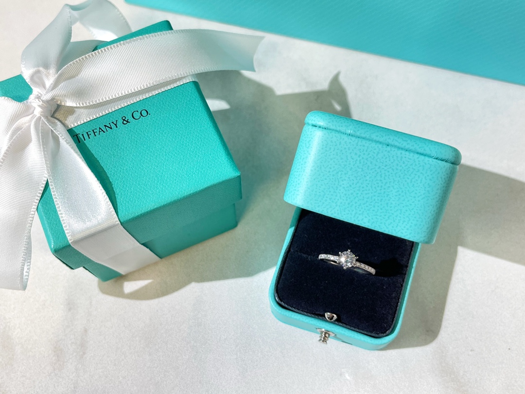 新款☑️TIFFANY& CO.蒂芙尼莫桑钻石戒