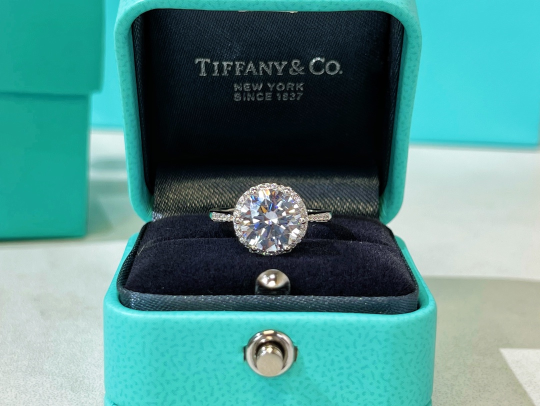 新款☑️TIFFANY& CO.蒂芙尼莫桑钻石戒