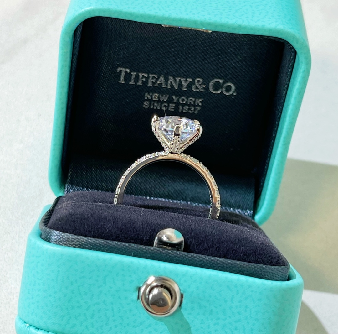 新款☑️TIFFANY& CO.蒂芙尼莫桑钻石戒