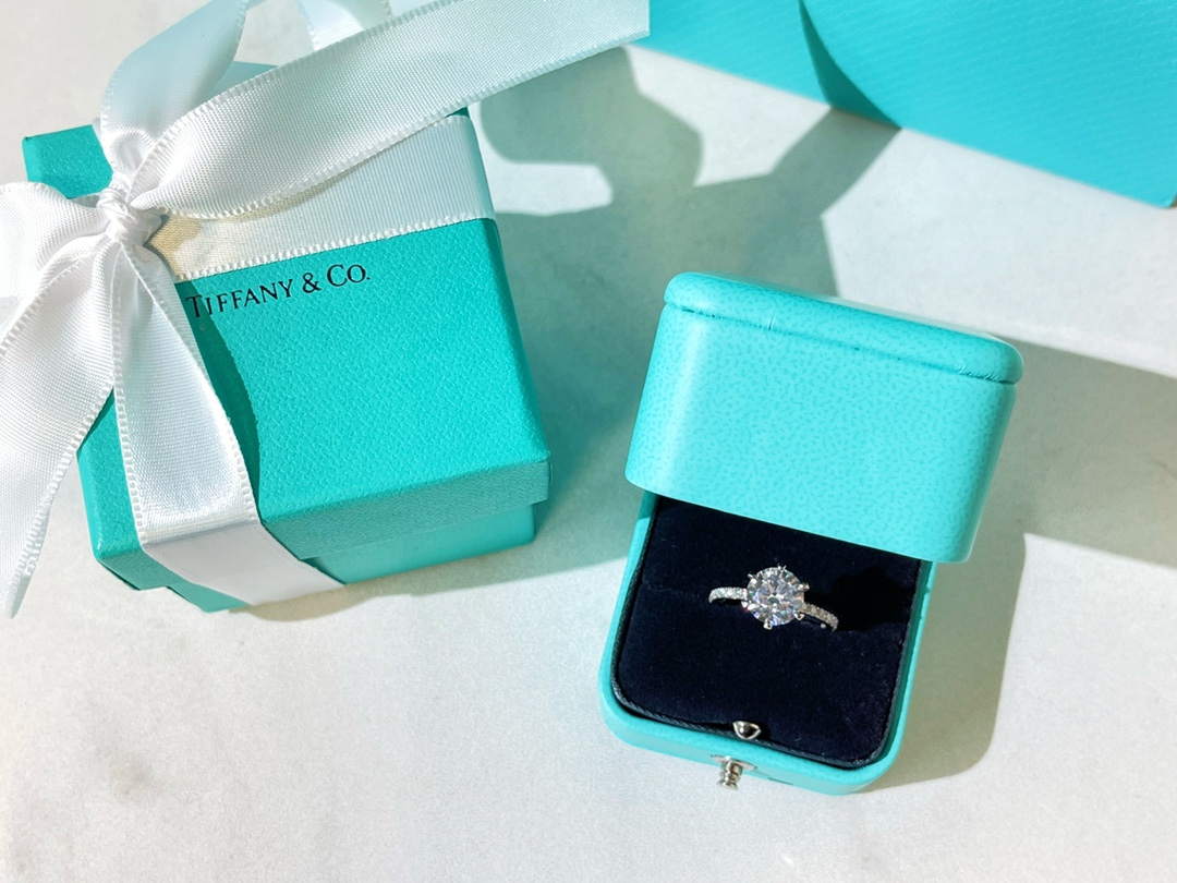 新款☑️TIFFANY& CO.蒂芙尼莫桑钻石戒