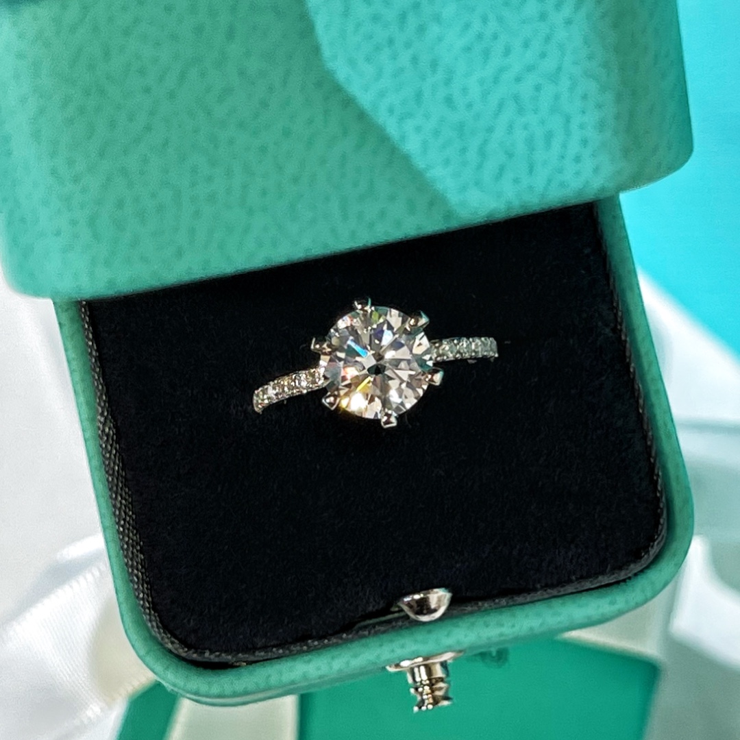 新款☑️TIFFANY& CO.蒂芙尼莫桑钻石戒