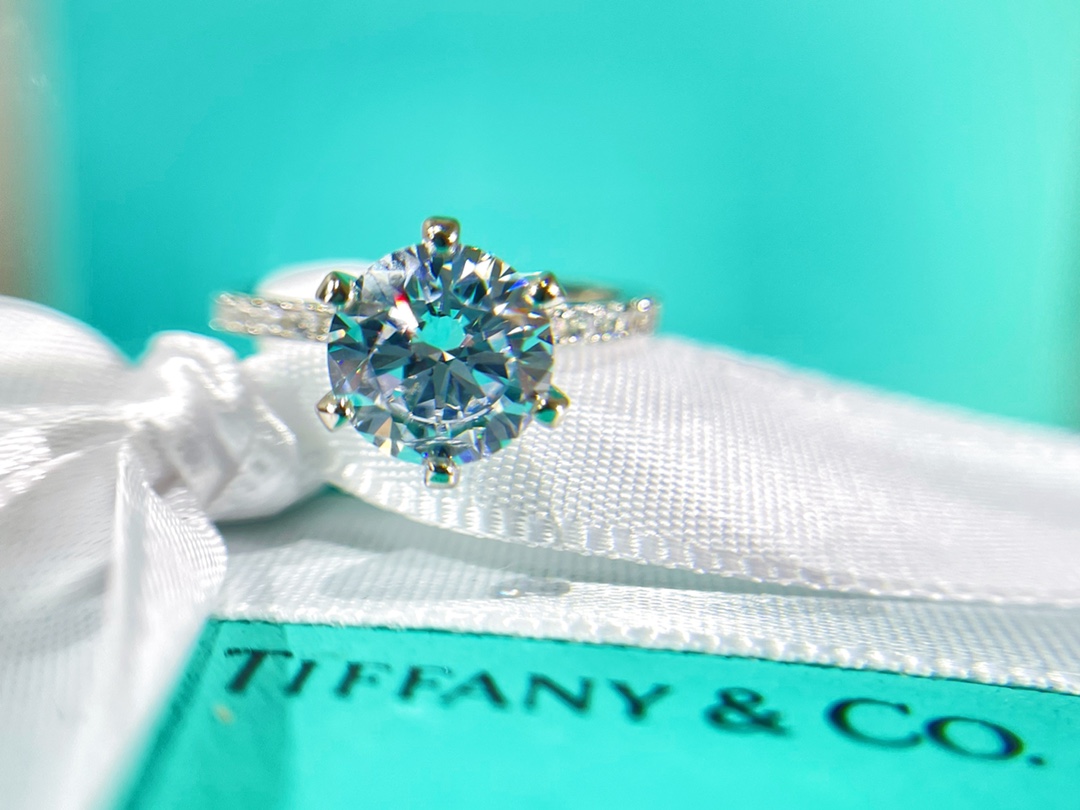 新款☑️TIFFANY& CO.蒂芙尼莫桑钻石戒