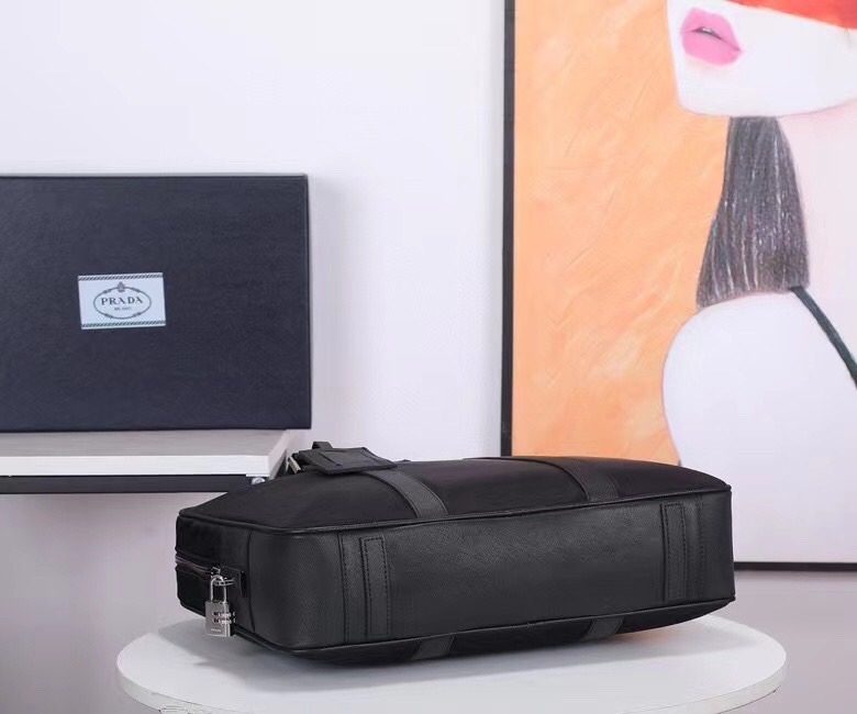 【PRADA】原单品质 原厂降落伞布 Prada 2VE872 最新款 质感柔软 暗纹logo标志性内里