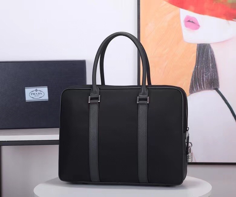 【PRADA】原单品质 原厂降落伞布 Prada 2VE872 最新款 质感柔软 暗纹logo标志性内里