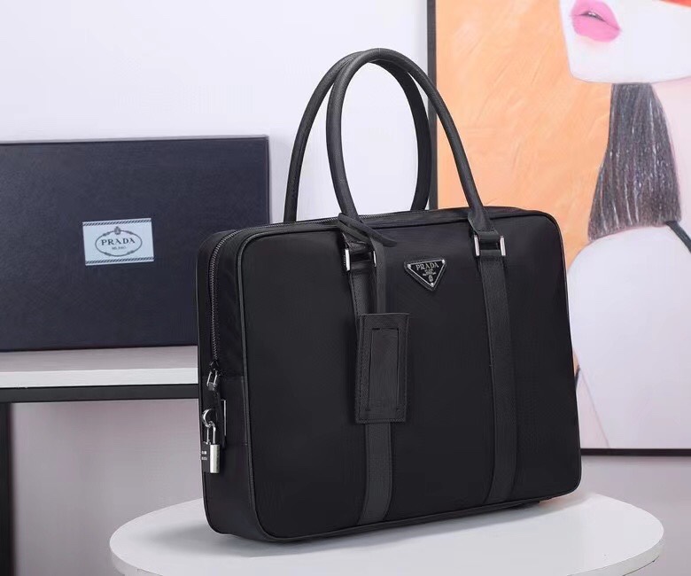 【PRADA】原单品质 原厂降落伞布 Prada 2VE872 最新款 质感柔软 暗纹logo标志性内里