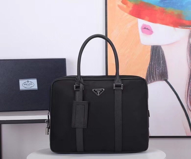 【PRADA】原单品质 原厂降落伞布 Prada 2VE872 最新款 质感柔软 暗纹logo标志性内里