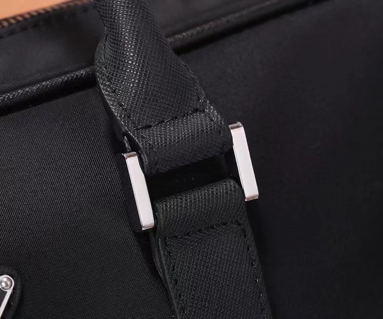 【PRADA】原单品质 原厂降落伞布 Prada 2VE872 最新款 质感柔软 暗纹logo标志性内里