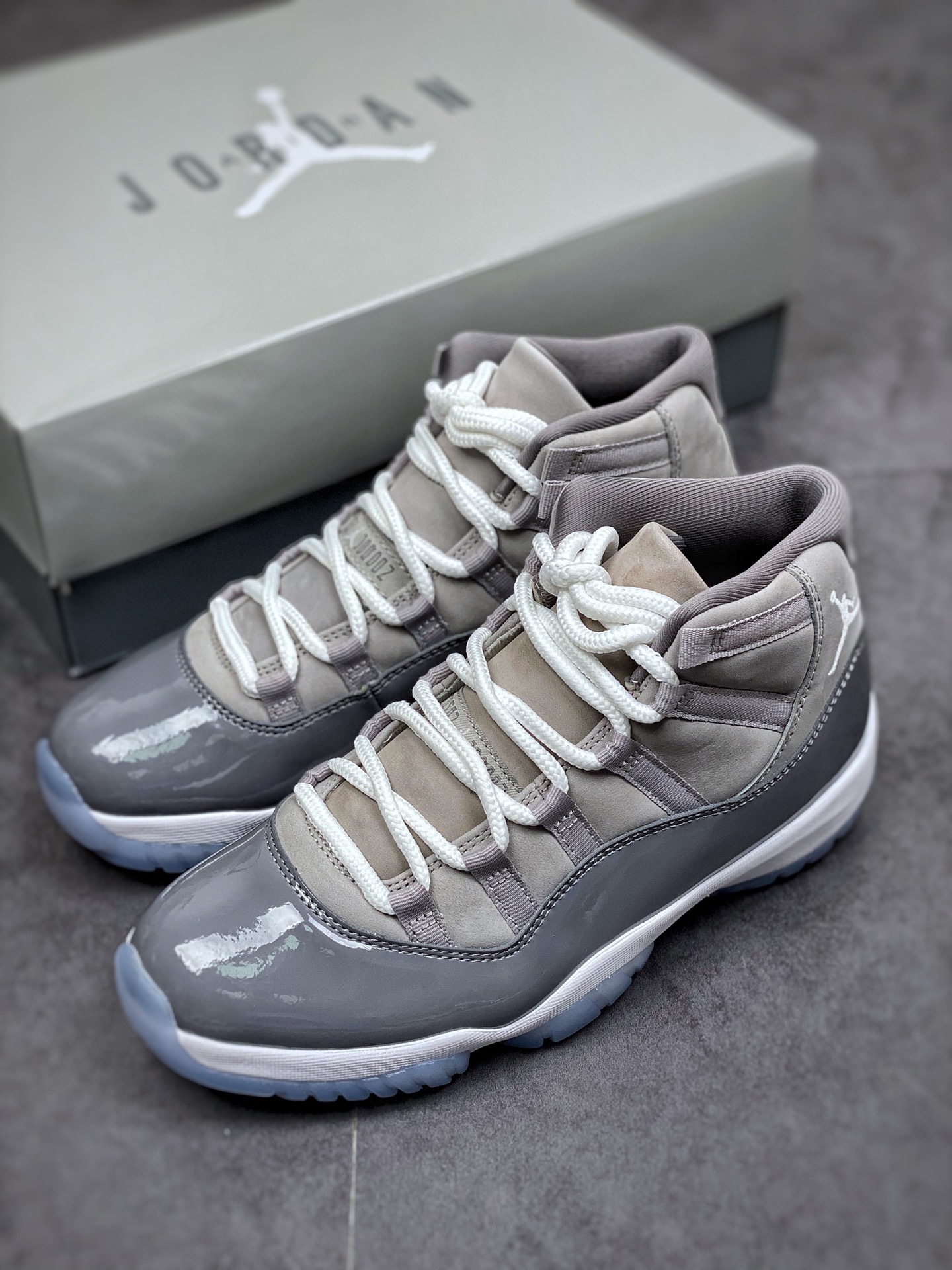 380 Air Jordan 11 AJ11 乔丹11代高帮篮球鞋/灰白CT8012-005