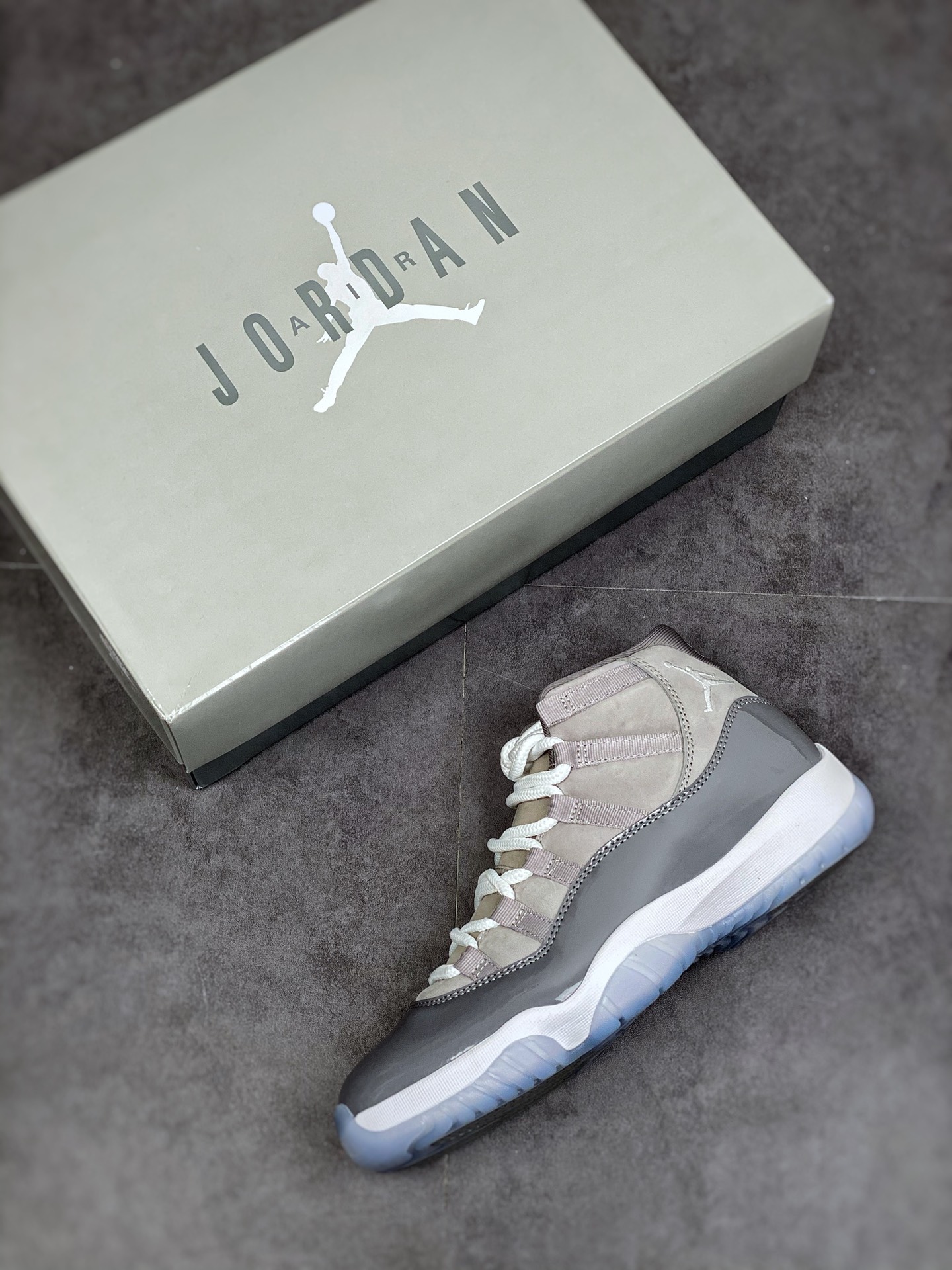 380 Air Jordan 11 AJ11 乔丹11代高帮篮球鞋/灰白CT8012-005
