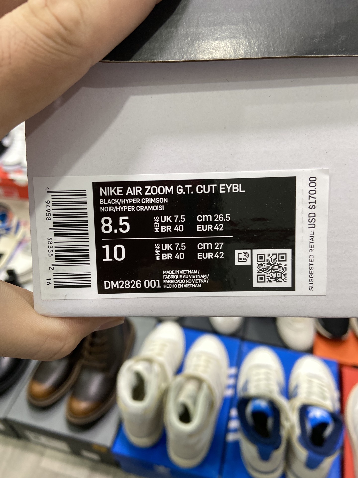 240 耐克Nike Air Zoom G.T.Cut男女篮球鞋 G.T. Cut专为力求在场上大展身手的篮球运动员打造，助力他们运用出色球技为自己和队友创造空间DM2826-001