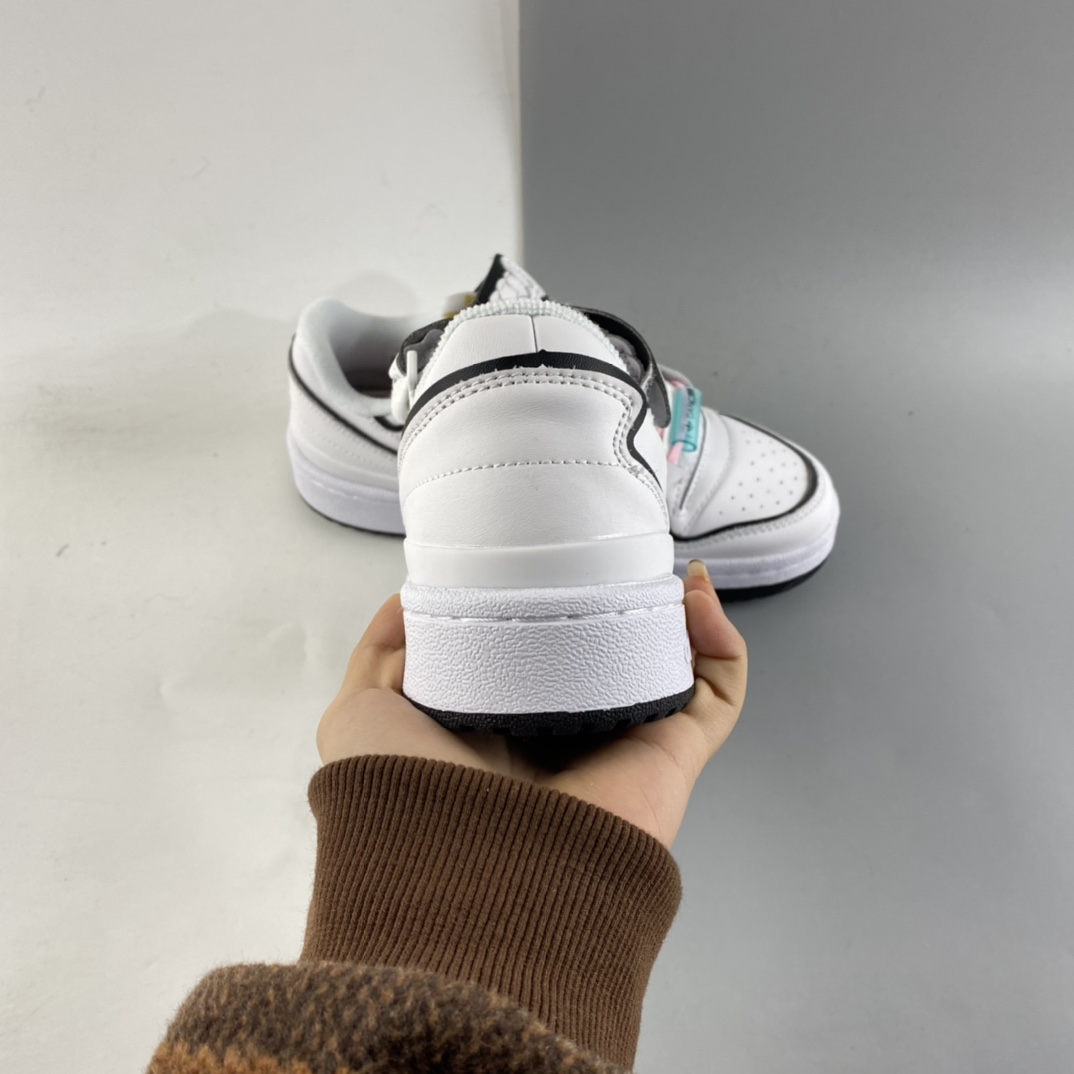 P180  Adidas Originals Forum 84 Low FY5223