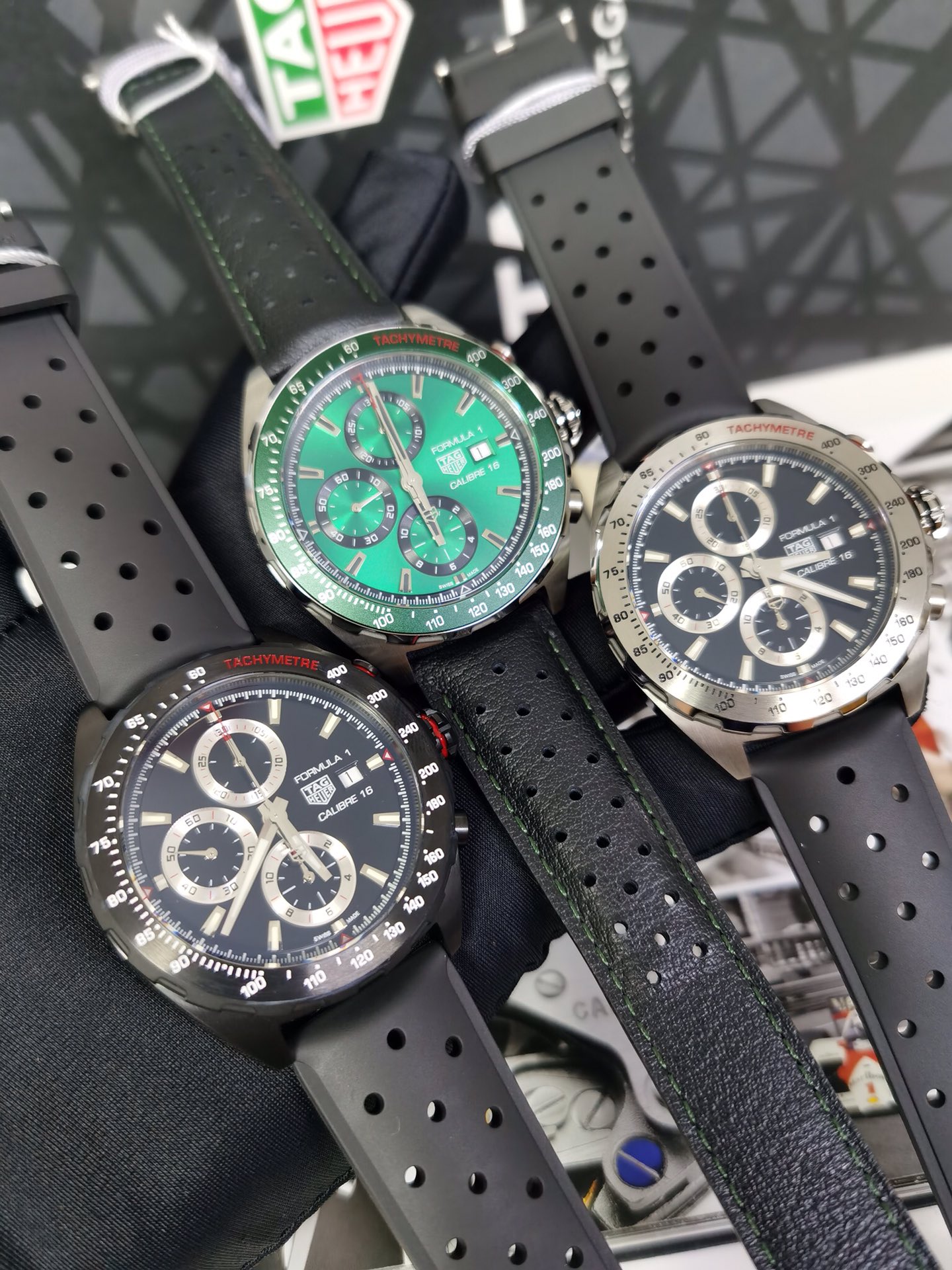¡Pesado! ¡Llegó nuevo modelo! [Celebración] [Celebración] TAGHeuer, cronógrafo mecánico de la serie TAG Heuer F1, corre…