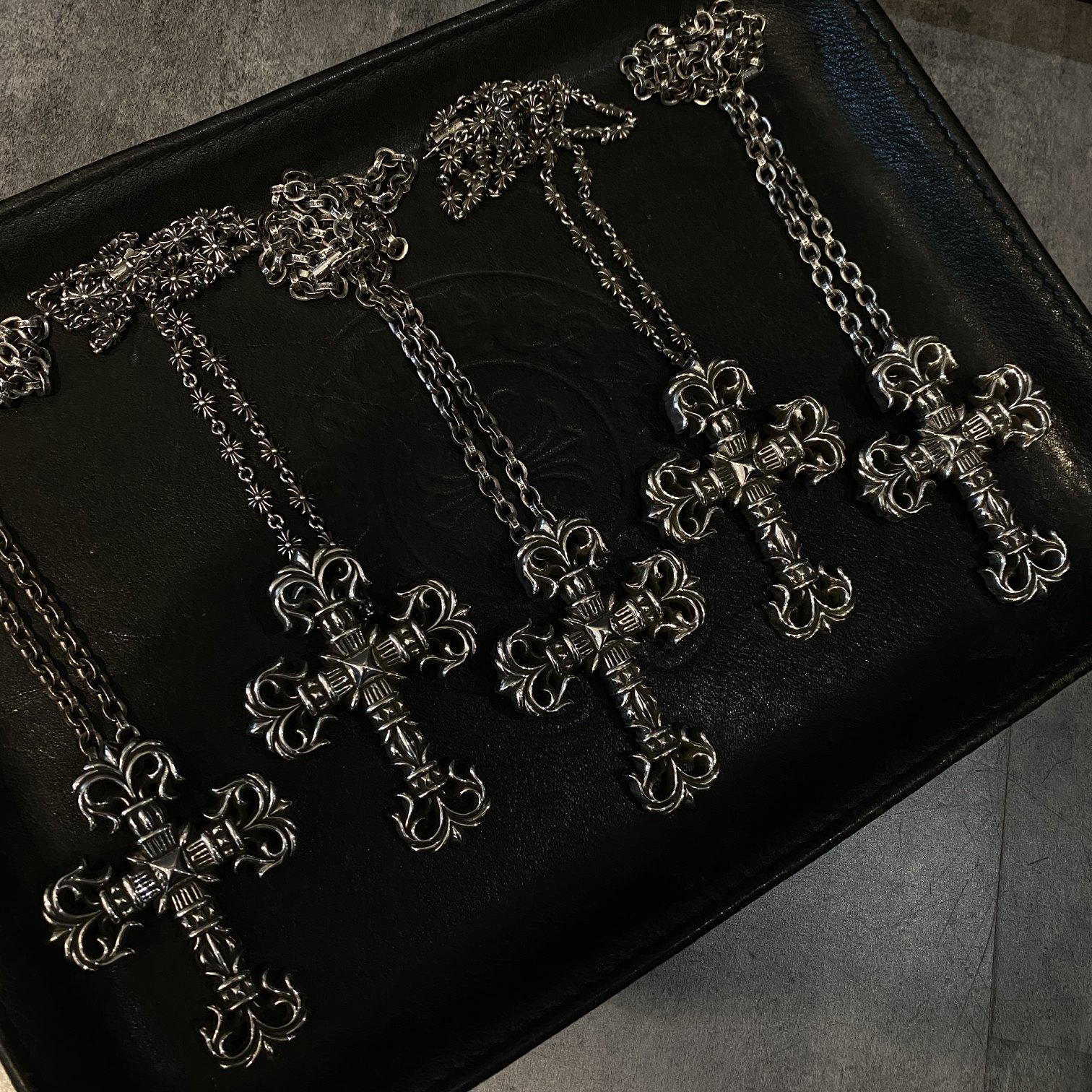 Chrome Hearts 𝐂𝐡𝐫𝐨𝐦𝐞 𝐡𝐞𝐚𝐫𝐭𝐬 克罗心特大号火焰十字架项链