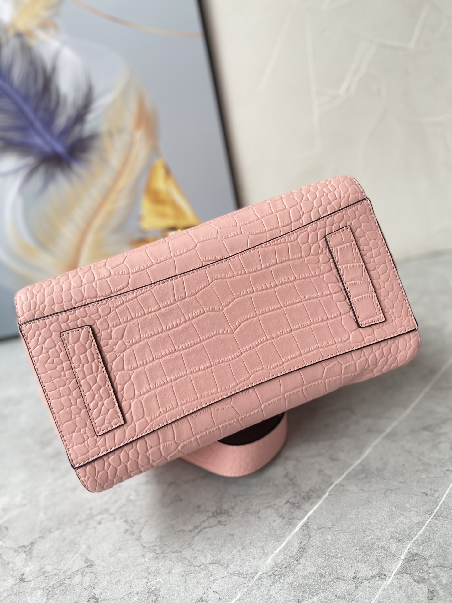 Givenchy纪梵希新品经典款Antigonatote牛皮鳄鱼纹系列浅金扣时尚百搭快来种草尺寸小号28