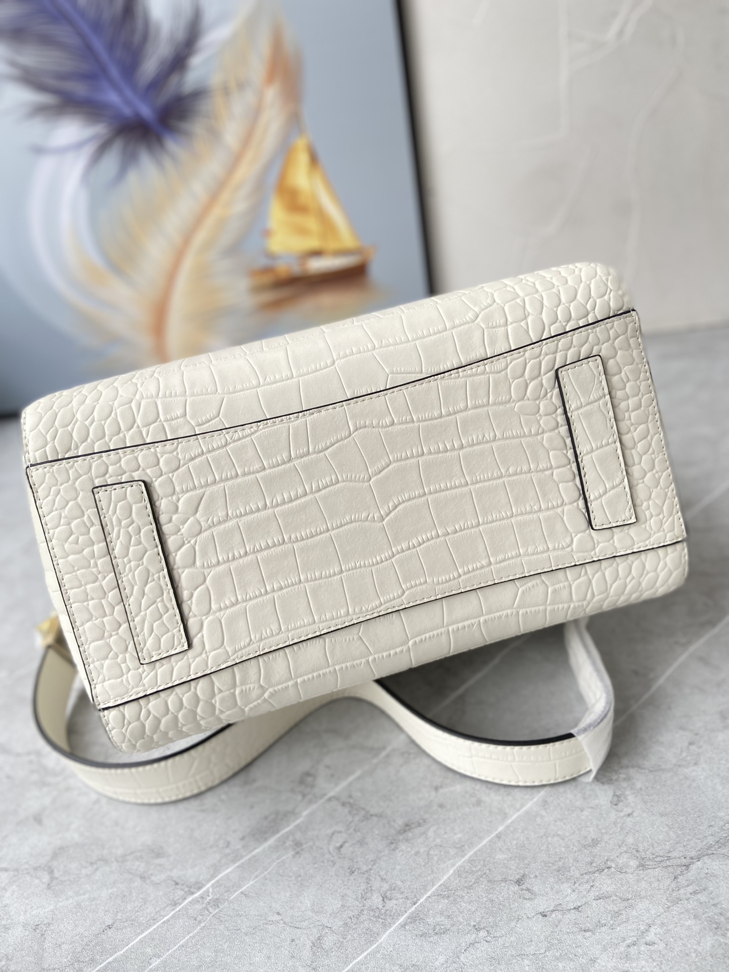 Givenchy纪梵希新品经典款Antigonatote牛皮鳄鱼纹系列浅金扣时尚百搭快来种草尺寸小号28