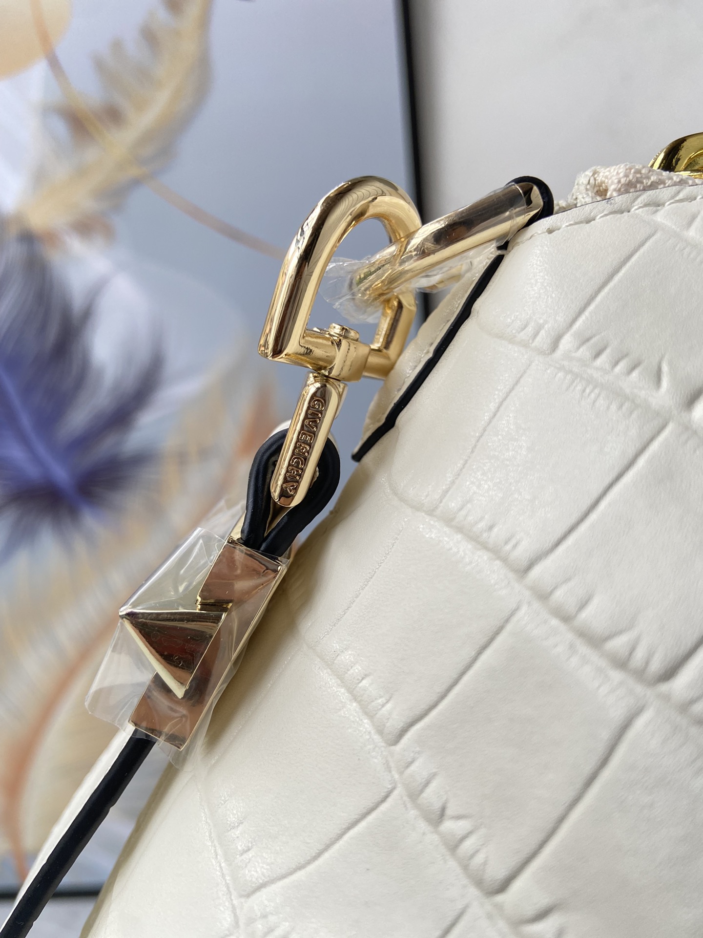 Givenchy纪梵希新品经典款Antigonatote牛皮鳄鱼纹系列浅金扣时尚百搭快来种草尺寸小号28