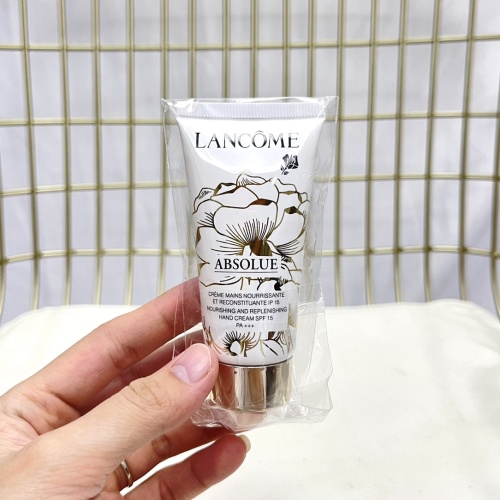 Lancôme Absolue Hand Cream - Nourishing and Replenishing - SPF 15 - 30ml 1 Lancôme Absolue Hand Cream - Nourishing and Replenishing - SPF 15 - 30ml