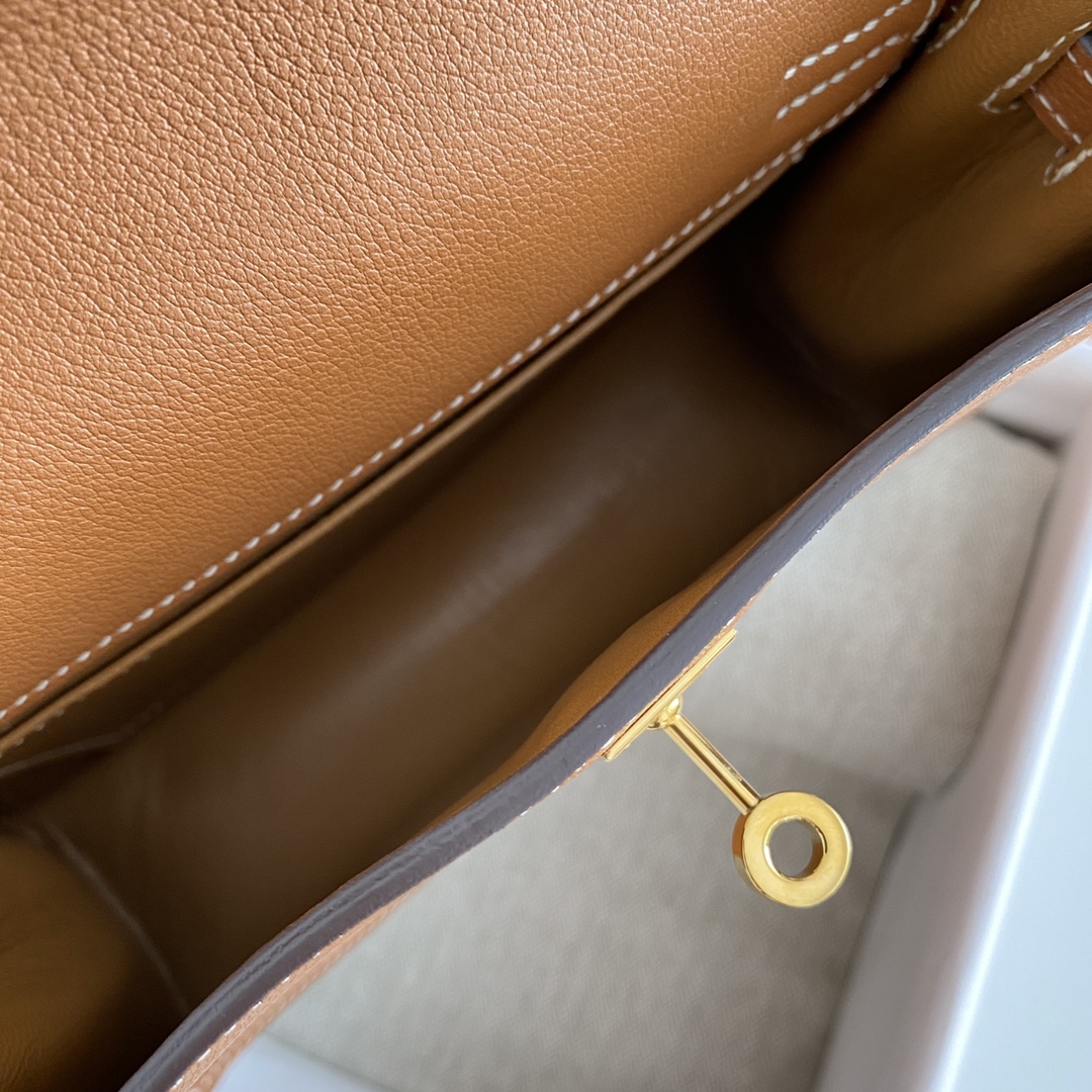 Hermes Kelly Borsette Borse Crossbody & Borse a Tracolla Marrone Colore caffè Hardware oro Pelle di vitello bovina 5 i1637224478 4216 4