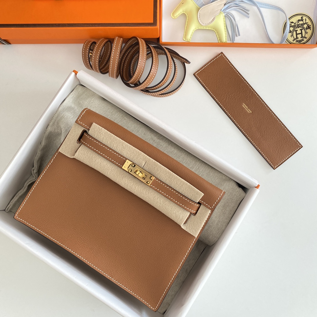 Hermes Kelly Borsette Borse Crossbody & Borse a Tracolla Marrone Colore caffè Hardware oro Pelle di vitello bovina 1 Hermes Kelly Borsette Borse Crossbody & Borse a Tracolla Marrone Colore caffè Hardware oro Pelle di vitello bovina