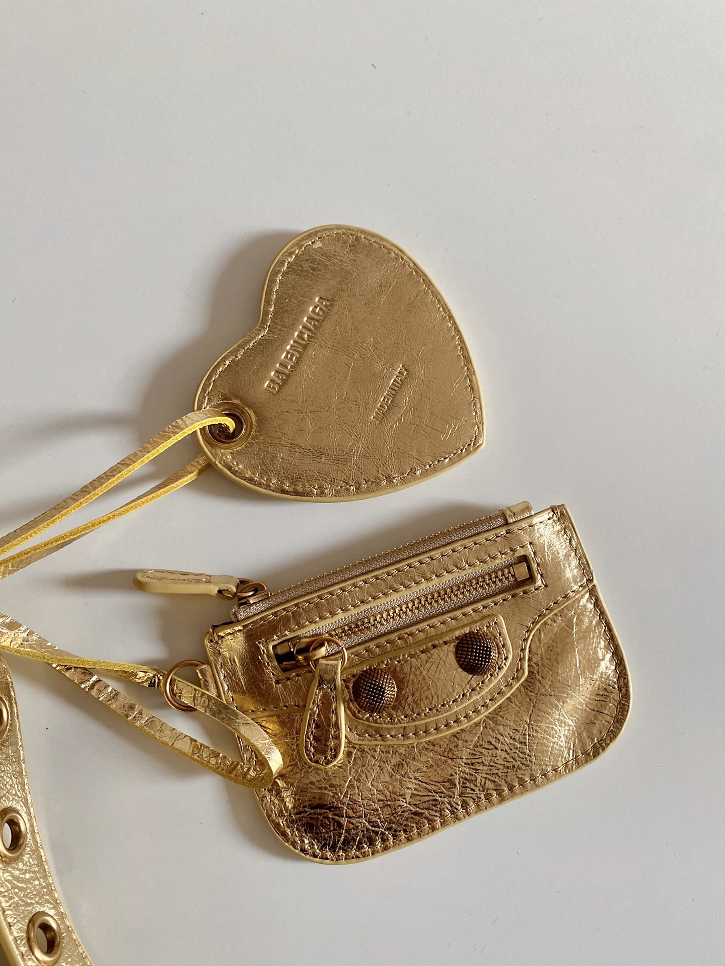 Balenciaga Le Cagole Dumpling Bag with Woven Shoulder Belts and Leather Card Wraps - 图片 7