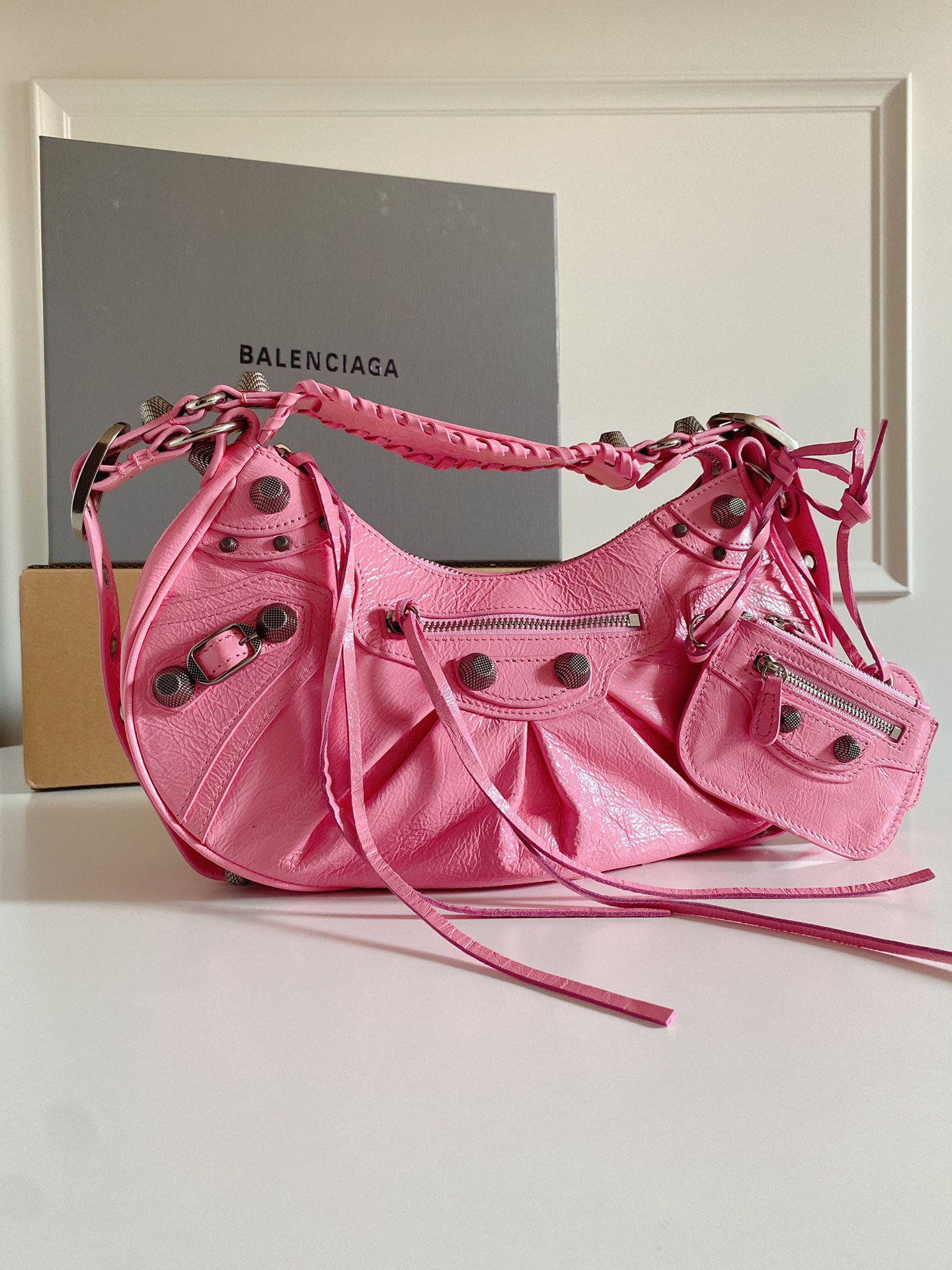 cowhide large pink / moon bag / dumpling bag 2