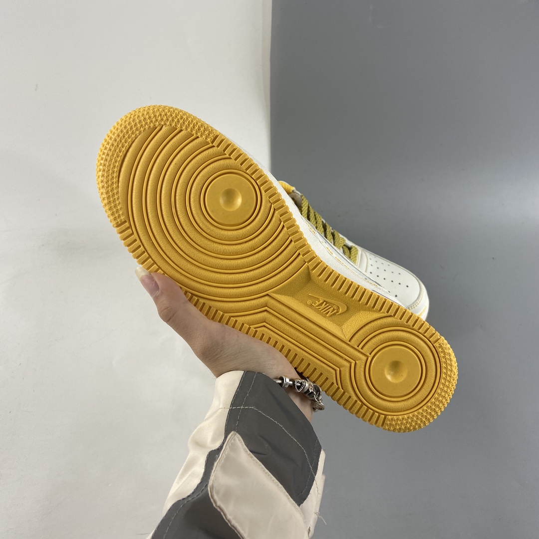 P240  Uninterrupted x NIKE Air Forece 1 ”MORE THAN” 板鞋 DW8802-605