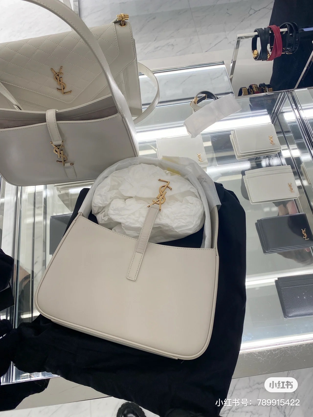 Saint laurent Ysl LE 5 À 7 平纹腋下包 657228白色