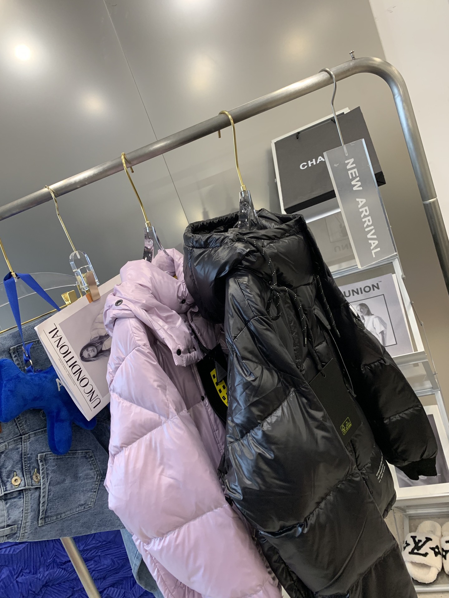 Moncler蒙口m羽绒服%白鸭绒!