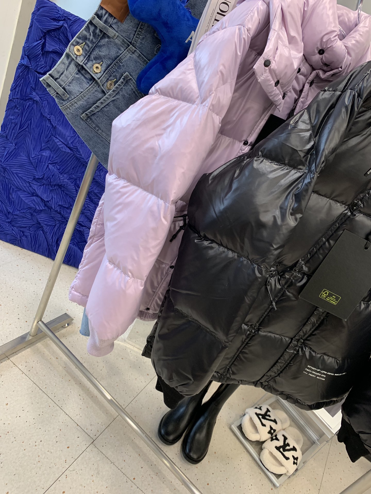 Moncler蒙口m羽绒服%白鸭绒!